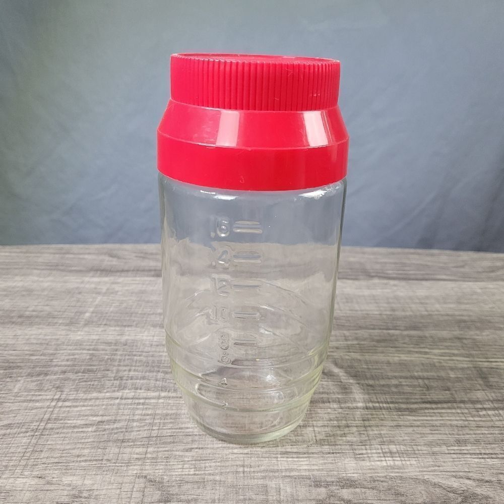 Anchor Hocking Vintage Glass Measuring Jar with Plastic Lid